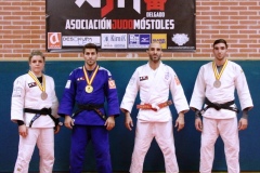 Javier-Delgado-con-medallistas