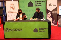 firma-convenio-Iker-Casillas_2-scaled
