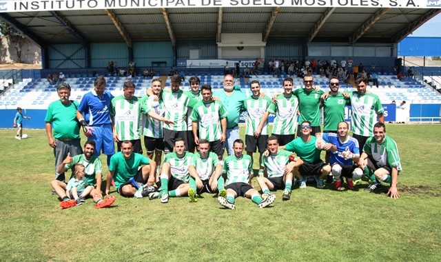 “Paco del Somatrans España”, presidente de uno de los equipos más longevos y tradicionales del fútbol municipal mostoleño cumplió 62 años.