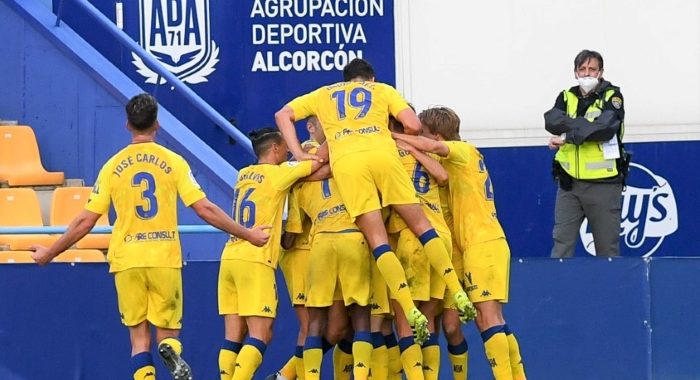 El Alcorcón derrota al Tenerife en el Santo Domingo por 2 goles a 0