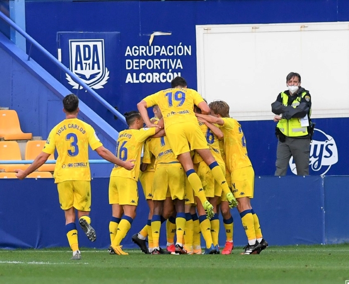 El Alcorcón derrota al Tenerife en el Santo Domingo por 2 goles a 0